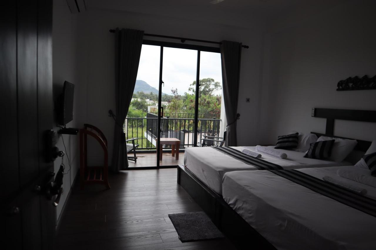Black Mustang Hotel Dambulla Kültér fotó
