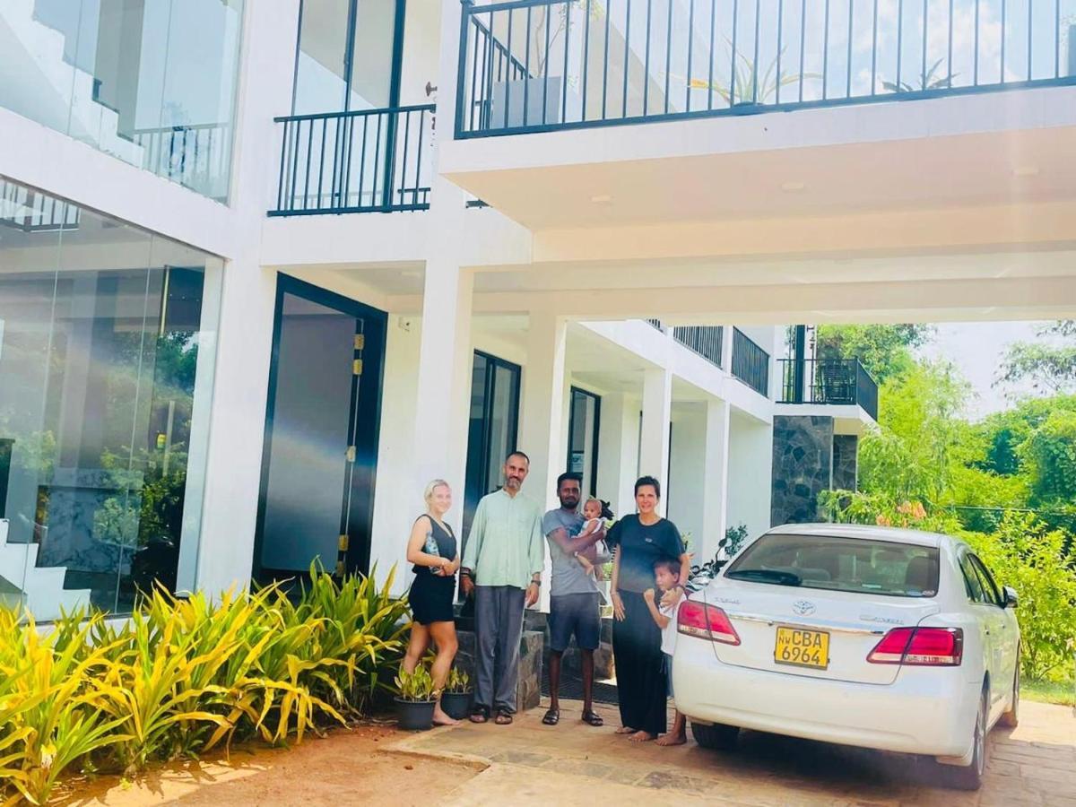 Black Mustang Hotel Dambulla Kültér fotó